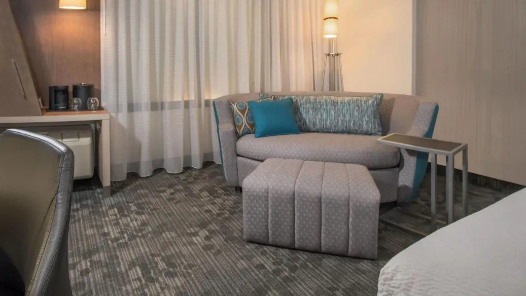 Courtyard by Marriott Wayne Fairfield hotel detail image 6