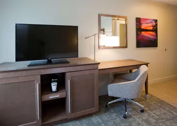 Hampton Inn Spicer Green Lake hotel thumbnail 6