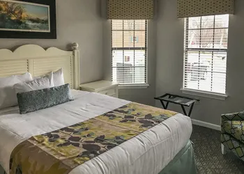 Holiday Inn Club Vacations Oak n’ Spruce Resort in the Berkshires by IHG hotel thumbnail 4