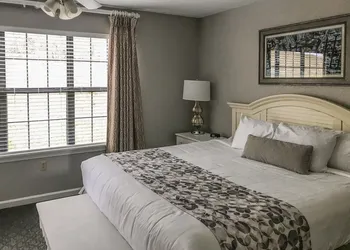 Holiday Inn Club Vacations Oak n’ Spruce Resort in the Berkshires by IHG hotel thumbnail 7