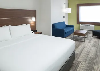 Holiday Inn Express & Suites Orlando at SeaWorld by IHG hotel thumbnail 4