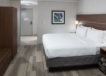 Holiday Inn Express & Suites Orlando at SeaWorld by IHG hotel thumbnail 5