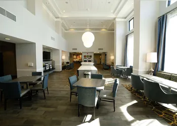 Hampton Inn & Suites Forest City hotel thumbnail 2