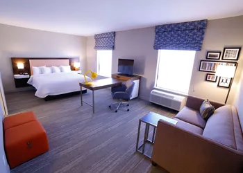 Hampton Inn & Suites Forest City hotel thumbnail 8