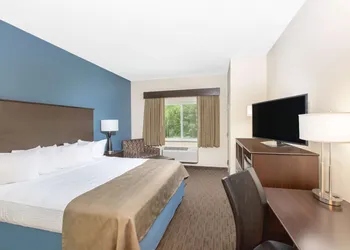 AmericInn by Wyndham Humboldt hotel thumbnail 7