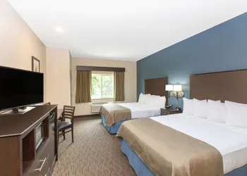 AmericInn by Wyndham Humboldt hotel thumbnail 6