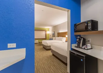 Holiday Inn Express and Suites San Marcos South by IHG hotel thumbnail 3