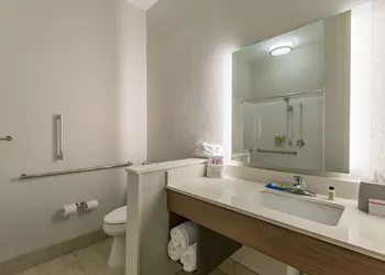 Holiday Inn Express and Suites San Marcos South by IHG hotel thumbnail 4