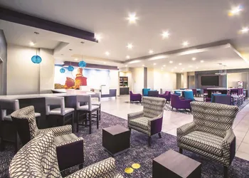 La Quinta Inn & Suites by Wyndham Pampa hotel thumbnail 4