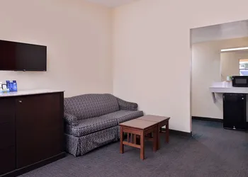 Scottish Inns & Suites hotel thumbnail 4