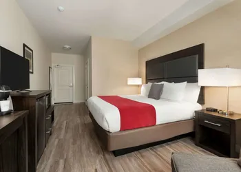 Days Inn by Wyndham 100 Mile House hotel thumbnail 7
