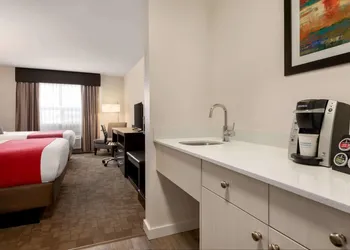 Days Inn by Wyndham 100 Mile House hotel thumbnail 8