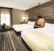 La Quinta Inn & Suites by Wyndham Atlanta South - McDonough hotel detail image 4