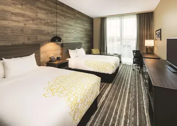 La Quinta Inn & Suites by Wyndham Atlanta South - McDonough hotel thumbnail 5