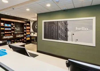 Hampton Inn & Suites Duluth North/Mall Area hotel thumbnail 2