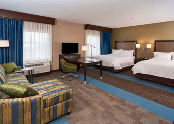 Hampton Inn & Suites Duluth North/Mall Area hotel thumbnail 7