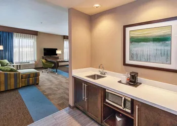 Hampton Inn & Suites Duluth North/Mall Area hotel thumbnail 8