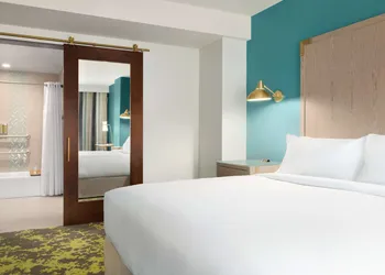 Embassy Suites by Hilton Boulder hotel thumbnail 5