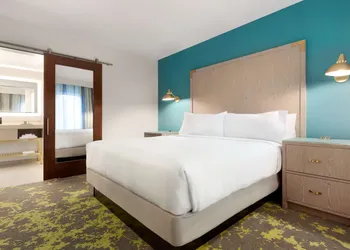 Embassy Suites by Hilton Boulder hotel thumbnail 8