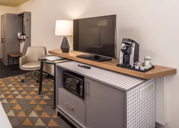 Holiday Inn Joplin by IHG hotel thumbnail 2