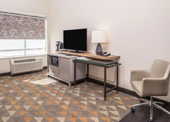 Holiday Inn Joplin by IHG hotel thumbnail 5