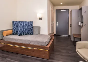 Holiday Inn Joplin by IHG hotel thumbnail 7