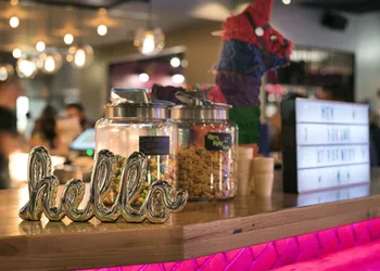 Moxy Chicago Downtown hotel thumbnail 4