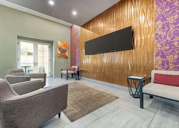 Best Western Plus Temecula Wine Country Hotel &Suites hotel thumbnail 3