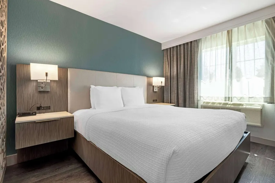 Best Western Plus Temecula Wine Country Hotel &Suites hotel detail image 6