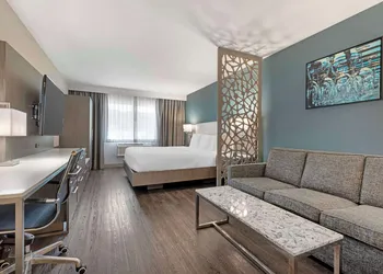 Best Western Plus Temecula Wine Country Hotel &Suites hotel thumbnail 8