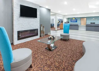 Days Inn & Suites Grand Rapids Near Downtown hotel thumbnail 2