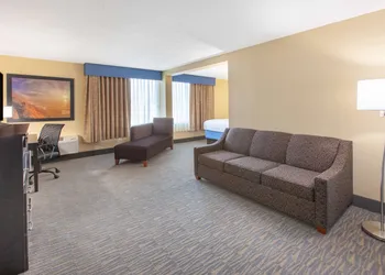 Days Inn & Suites Grand Rapids Near Downtown hotel thumbnail 3