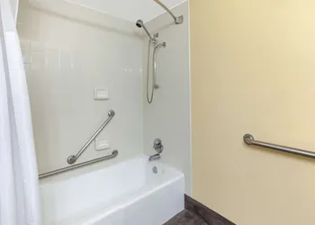 Days Inn & Suites Grand Rapids Near Downtown hotel thumbnail 6