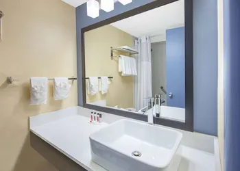 Days Inn & Suites Grand Rapids Near Downtown hotel thumbnail 7