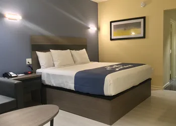 Days Inn by Wyndham Freeport hotel thumbnail 6
