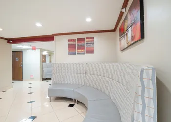 OYO Townhouse Houston Airport North hotel thumbnail 5
