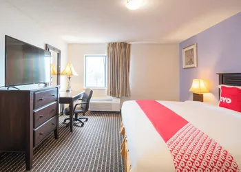 OYO Townhouse Houston Airport North hotel thumbnail 8
