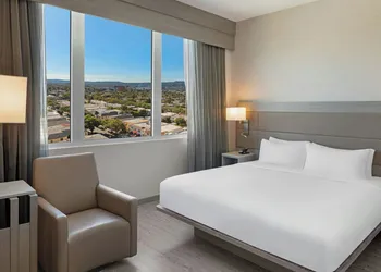 AC Hotel by Marriott Beverly Hills hotel thumbnail 8