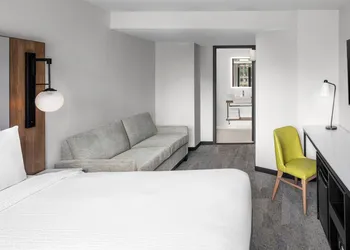 Fairfield Inn & Suites New York Manhattan/Times Square South hotel thumbnail 8