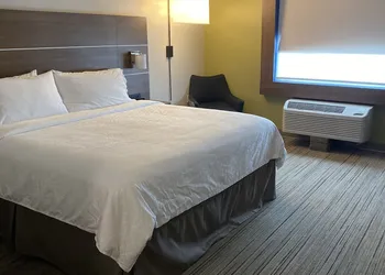Holiday Inn Express & Suites Junction by IHG hotel thumbnail 8