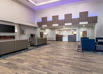 Comfort Suites Grove City - Columbus South hotel thumbnail 2