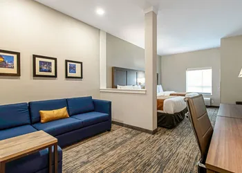Comfort Suites Grove City - Columbus South hotel thumbnail 8