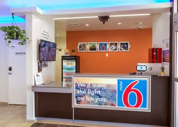 Motel 6 Houston, TX - North hotel thumbnail 2