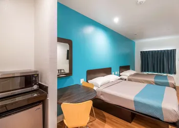 Motel 6 Houston, TX - North hotel thumbnail 4