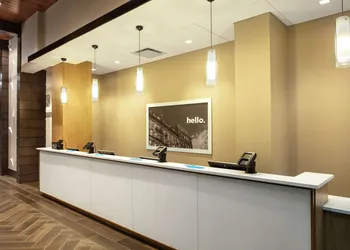 Hampton Inn & Suites Teaneck Glenpointe hotel thumbnail 4