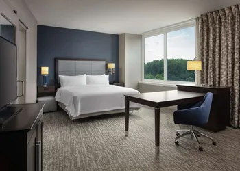 Hampton Inn & Suites Teaneck Glenpointe hotel thumbnail 7