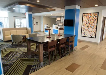 Holiday Inn Express & Suites Dayton Southwest by IHG hotel thumbnail 3