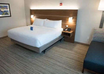 Holiday Inn Express & Suites Dayton Southwest by IHG hotel thumbnail 7