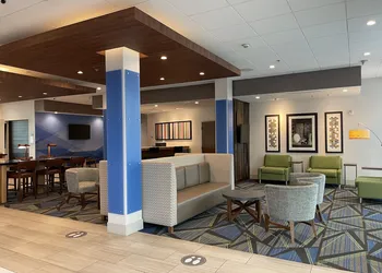 Holiday Inn Express & Suites Phoenix - Airport North by IHG hotel thumbnail 3