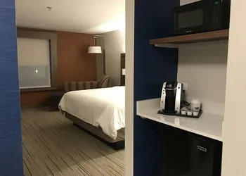 Holiday Inn Express & Suites Phoenix - Airport North by IHG hotel thumbnail 5